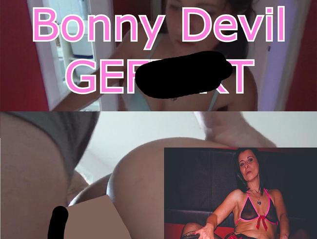 BonnyDevil Porno Video: Gefickt worden vom Mann auf der Leiter