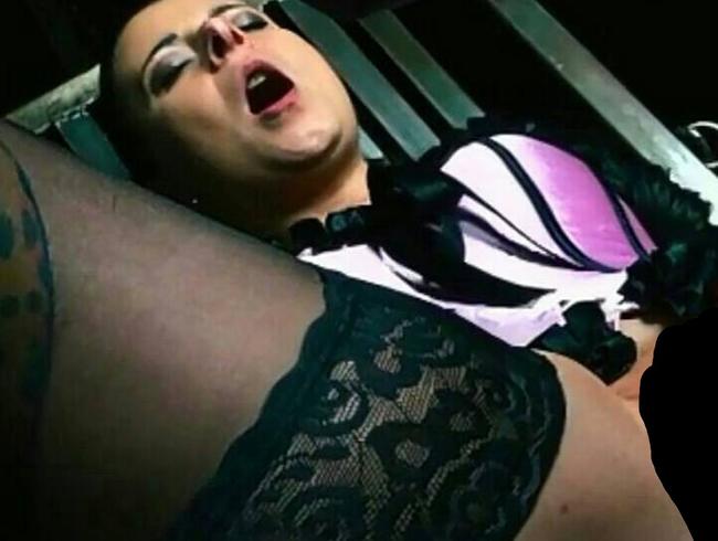 BonnyDevil Porno Video: Squirt Stuhl